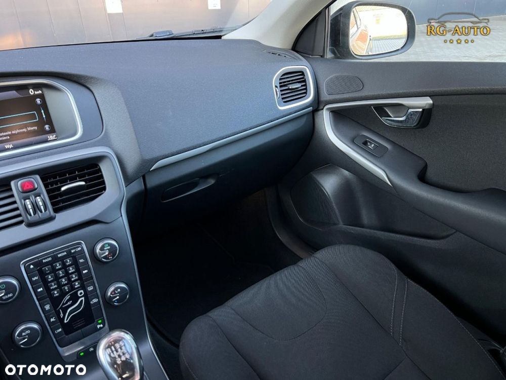 Volvo V40 - 36
