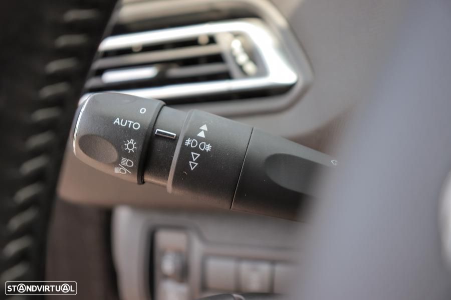 Peugeot 308 SW 1.5 BlueHDi Style — fotografia 17