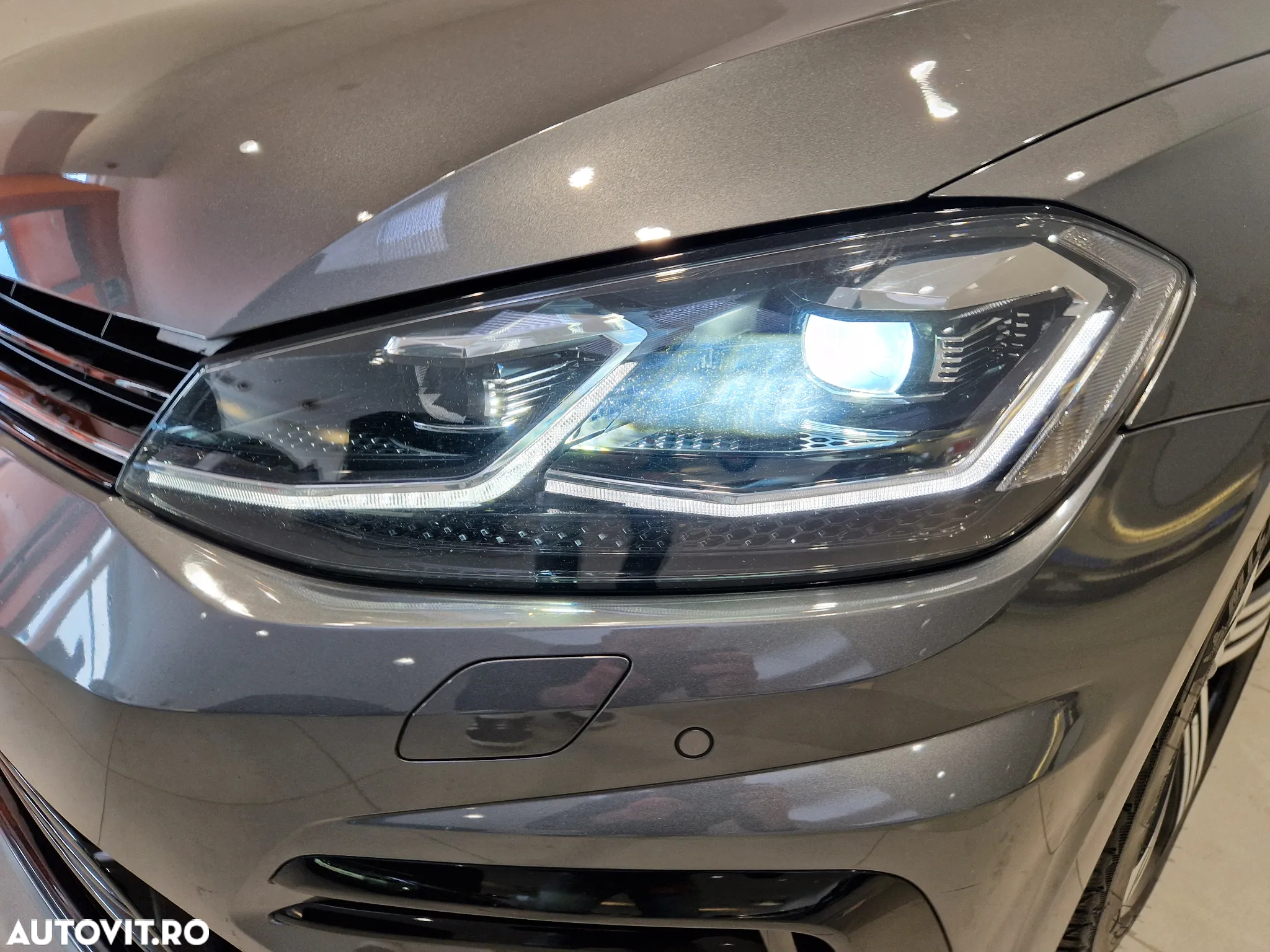 Volkswagen Golf 2.0 TSI DSG R - 9