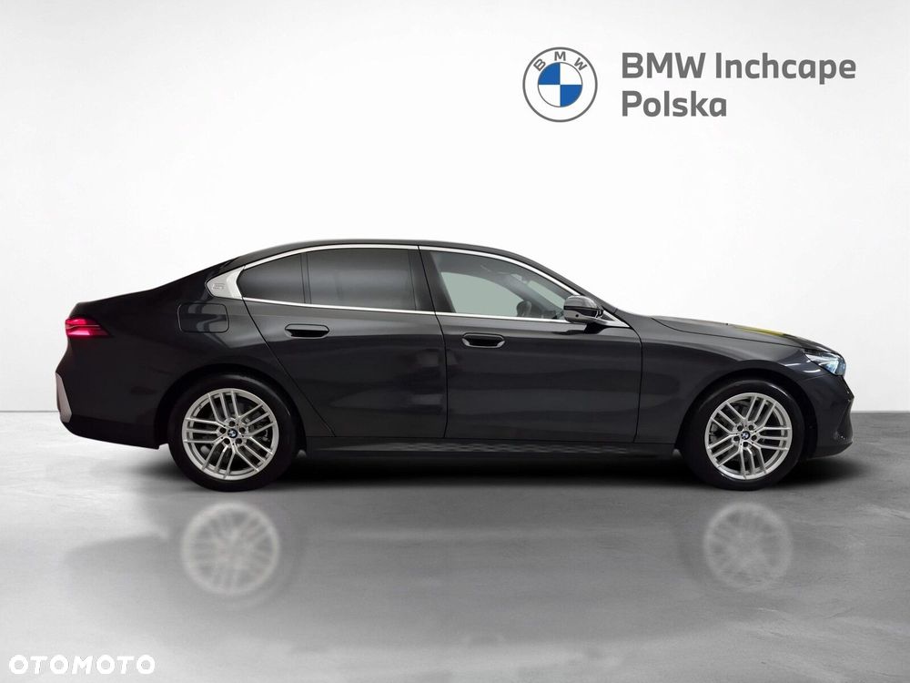 BMW Seria 5 520i mHEV - 7