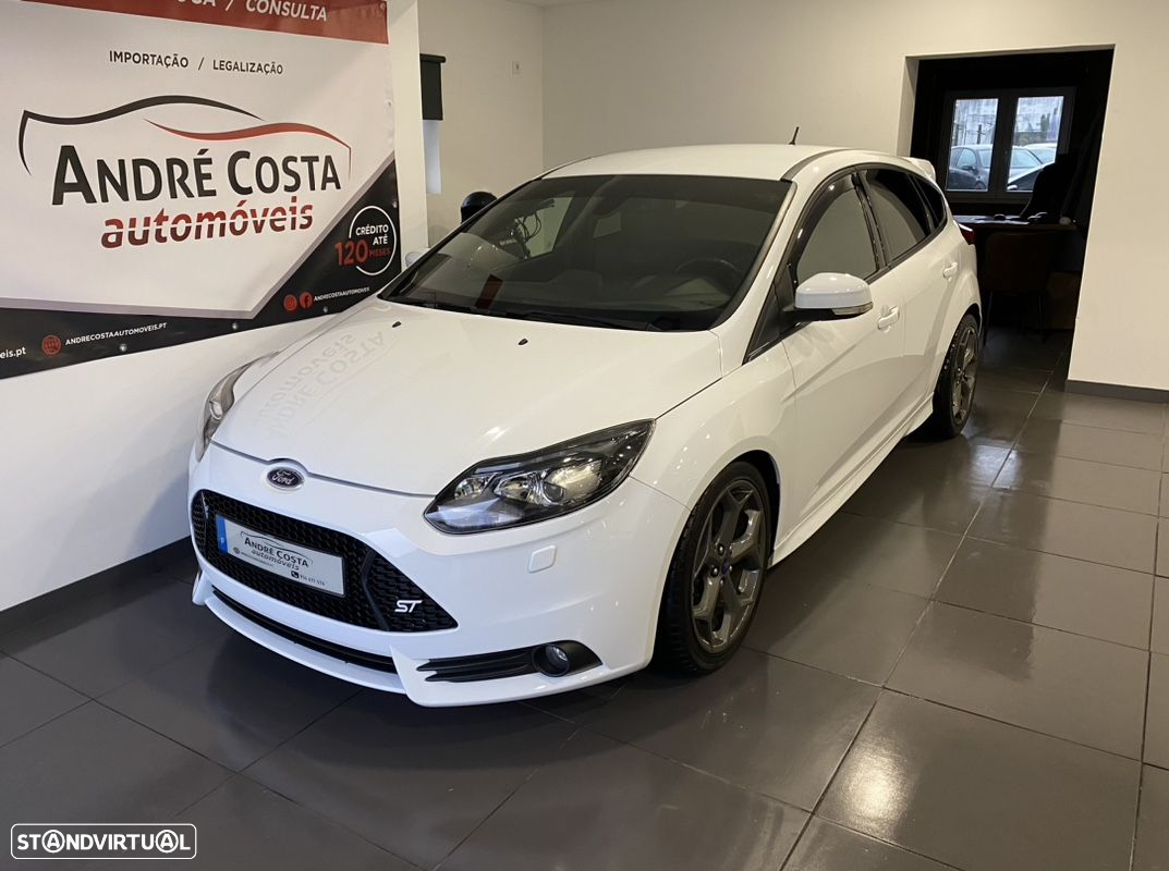Ford Focus 2.0i ST-2 - 10