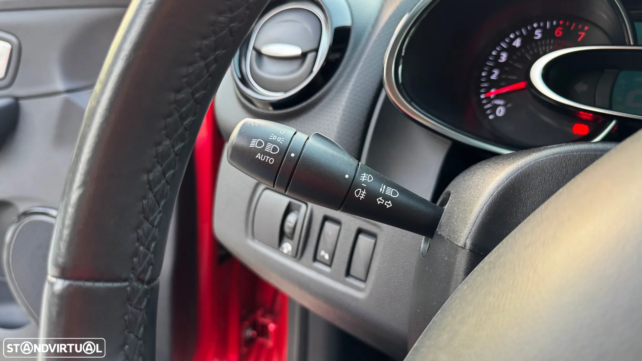 Renault Clio (Energy) TCe 90 Start & Stop INTENS - 16