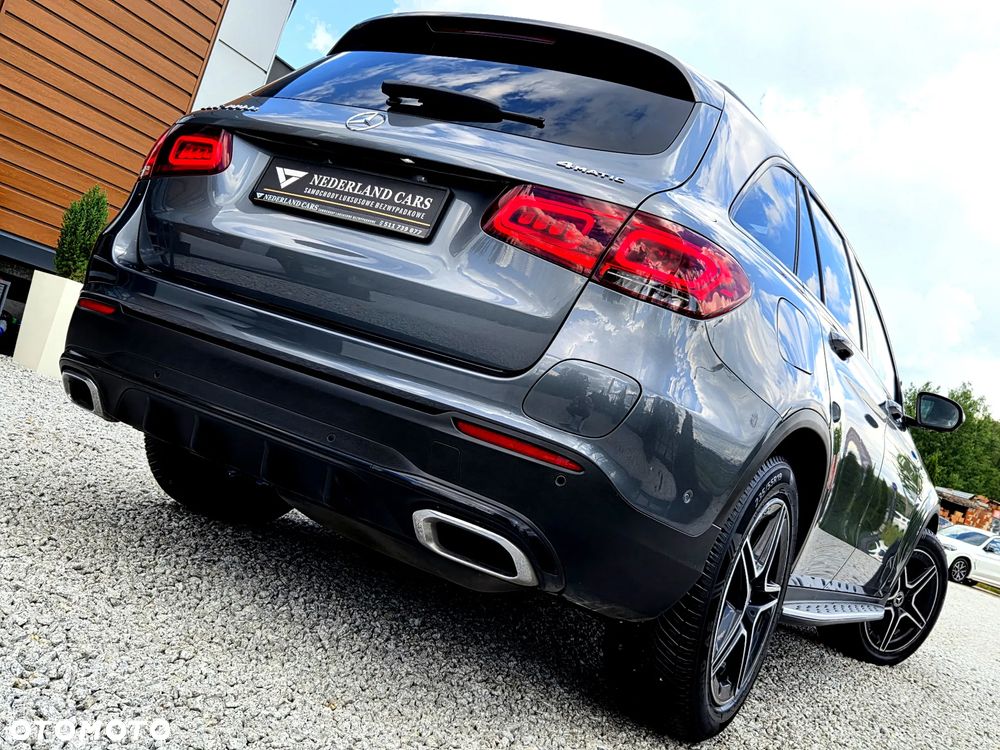 Mercedes-Benz GLC 300 de 4Matic 9G-TRONIC AMG Line Plus - 33