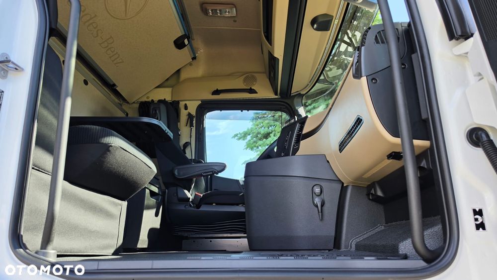 Mercedes-Benz ///ACTROS///2545/// MP5///2022///BIG SPACE///NOWY/// NIE UŻYWANY///BDF///JEDYNE 5700  KM/// VIRTUAL COCPIT///FULL LED/// KLIMATYZACJA POSTOJOWA/// NAWIGACJA///SALONKA///STAN  FABRYCZNIE NOWY - 22