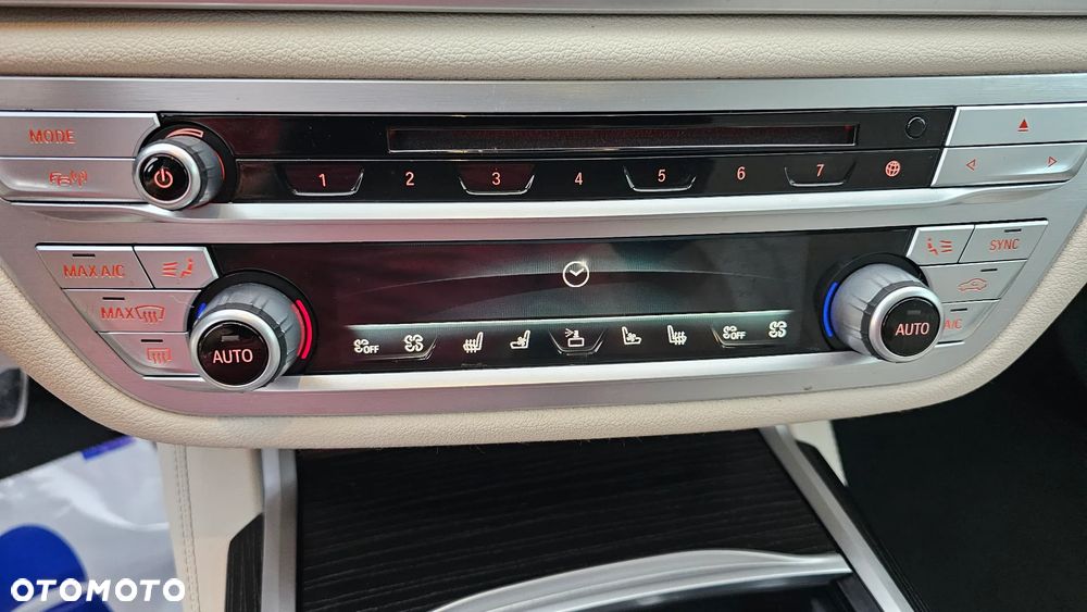 BMW Seria 7 730d xDrive mHEV sport - 22