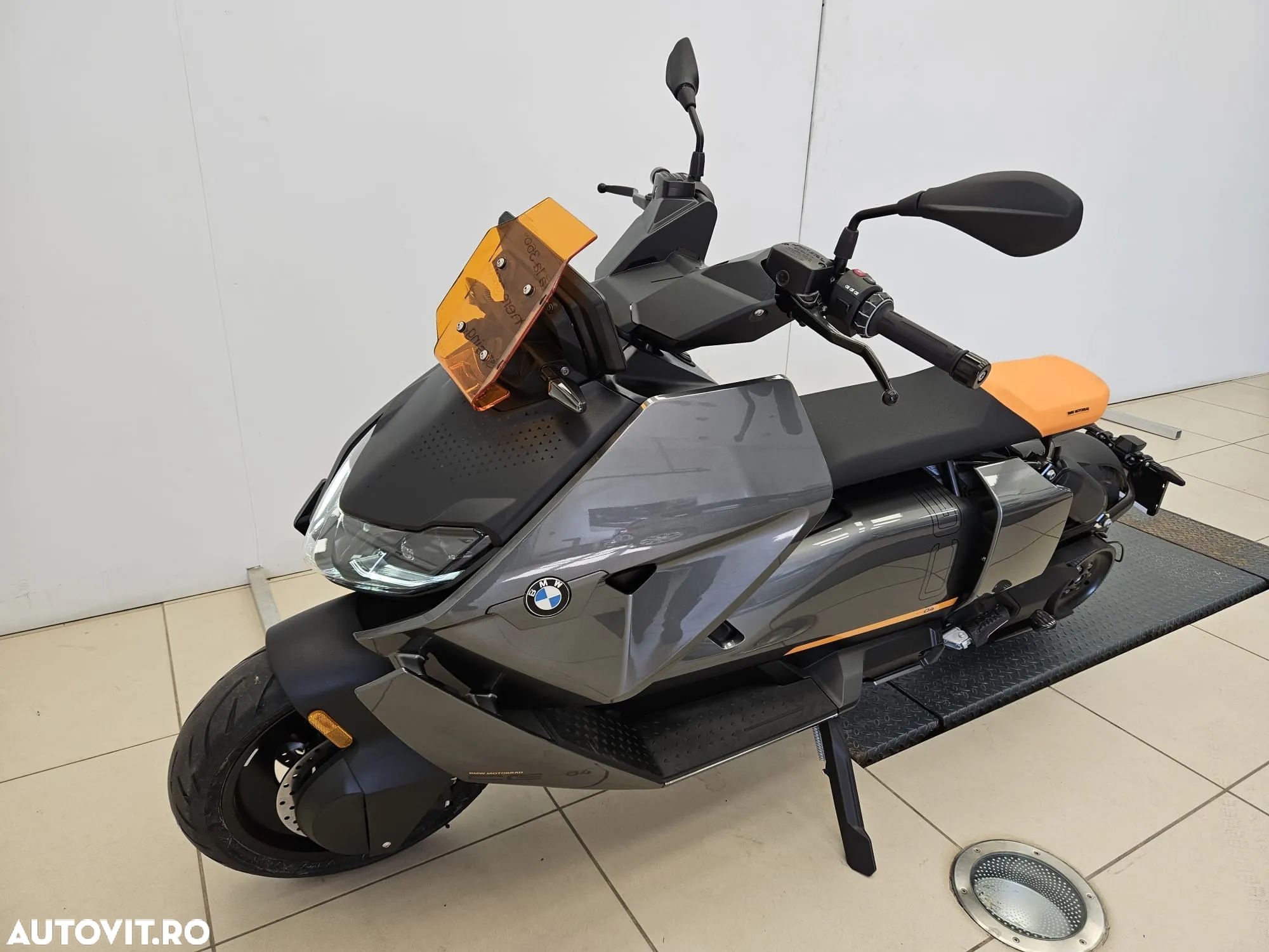 BMW CE 04 - 1