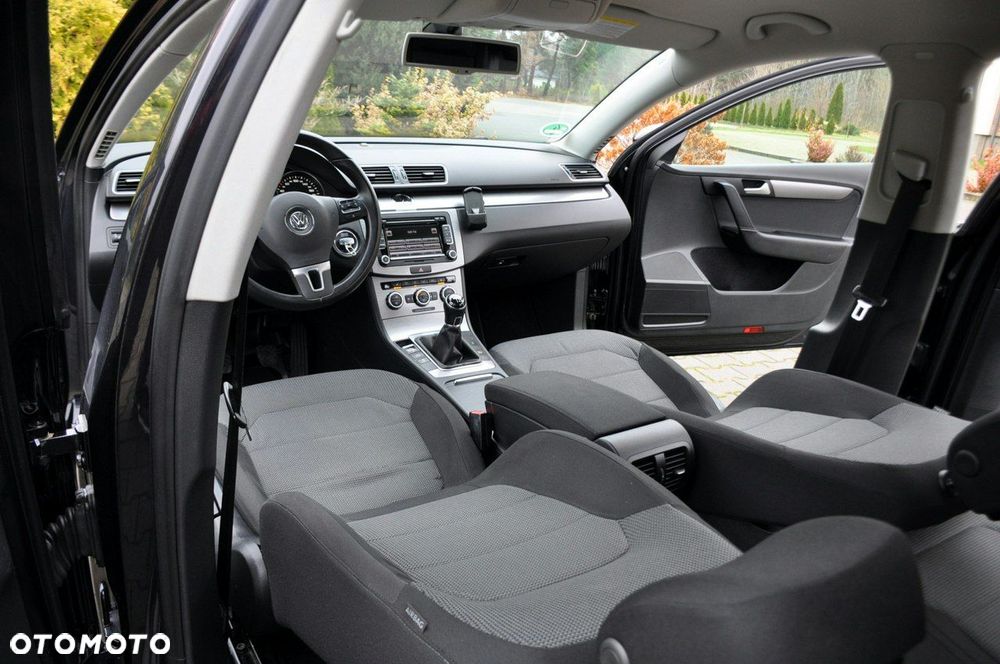 Volkswagen Passat - 28
