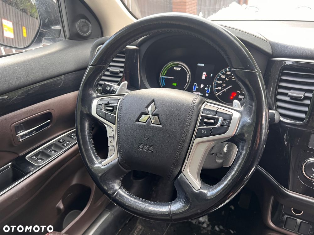 Mitsubishi Outlander 2.0 4WD Top - 9