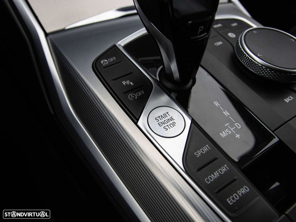 BMW 320 d Auto - 31