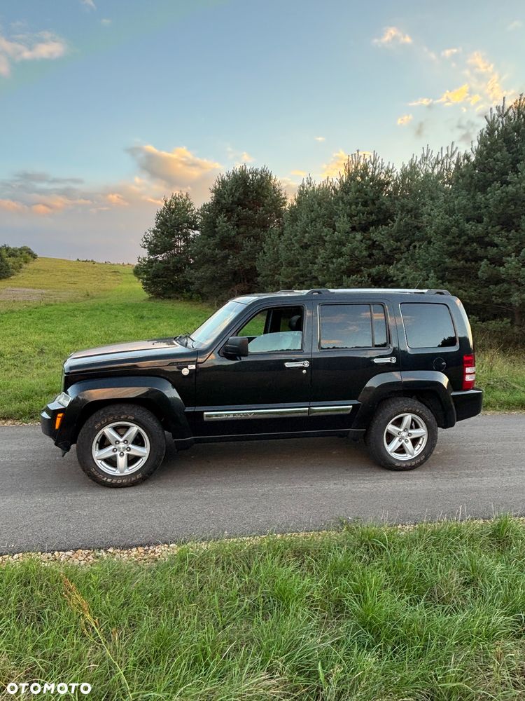Jeep Liberty - 2