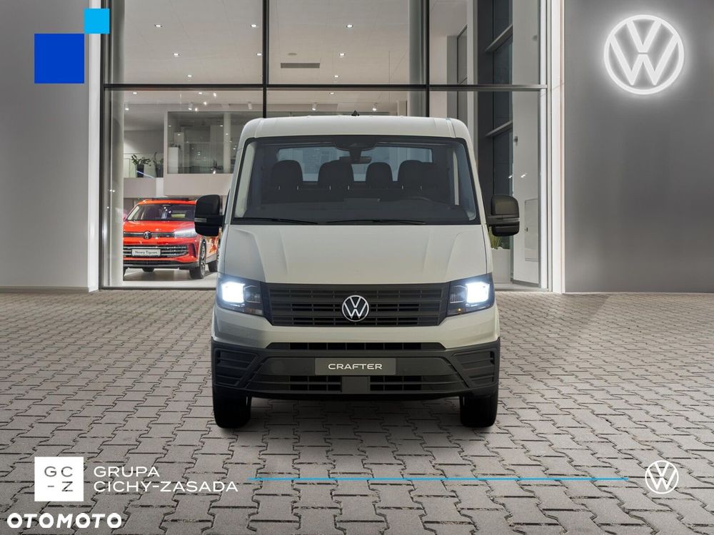 Volkswagen Crafter 35 Skrzyniowy z podwójną kabiną silnik: 2,0 l EU6 SCR 140 KM / skrzynia biegów: Przedni napęd manualna 6-biegowa rozstaw osi: 3640 mm - 8