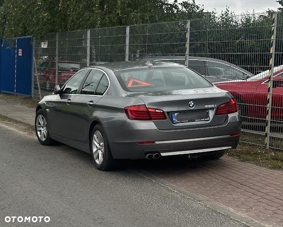 BMW Seria 5 528i - 3