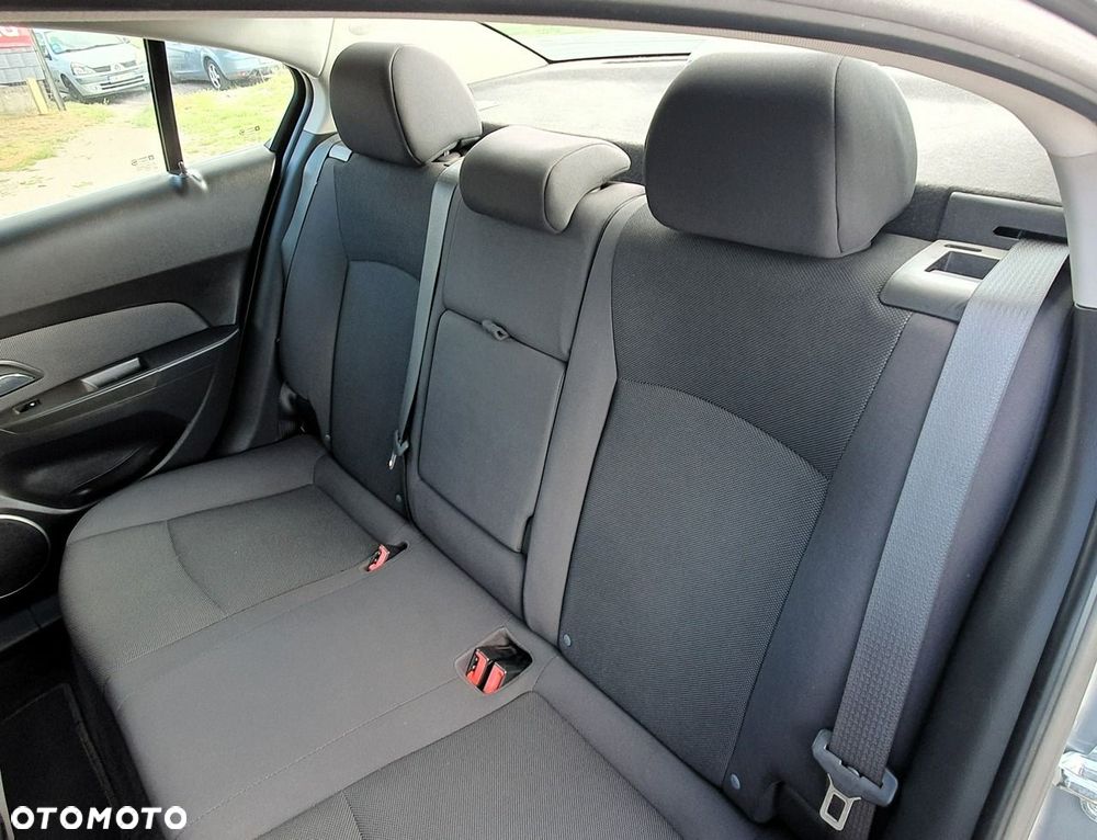 Chevrolet Cruze - 15
