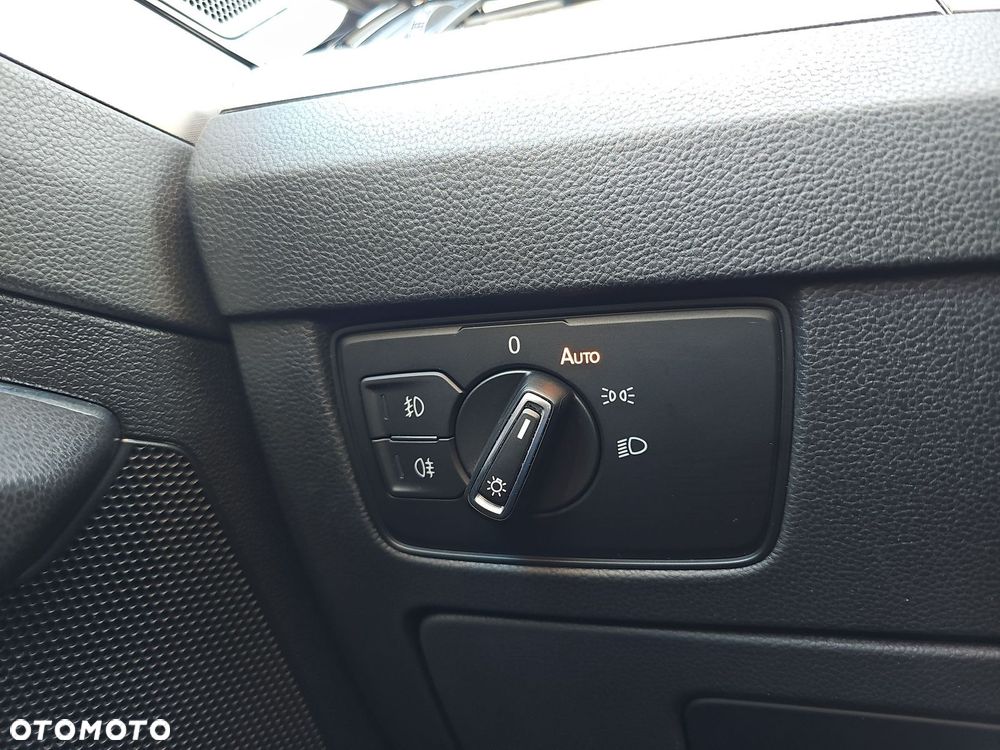 Volkswagen Passat - 33