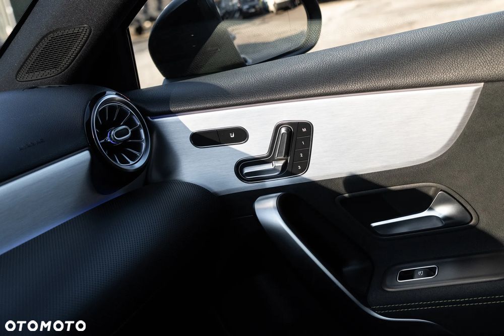 Mercedes-Benz Klasa A 45 S AMG 4-Matic 8G-DCT - 23