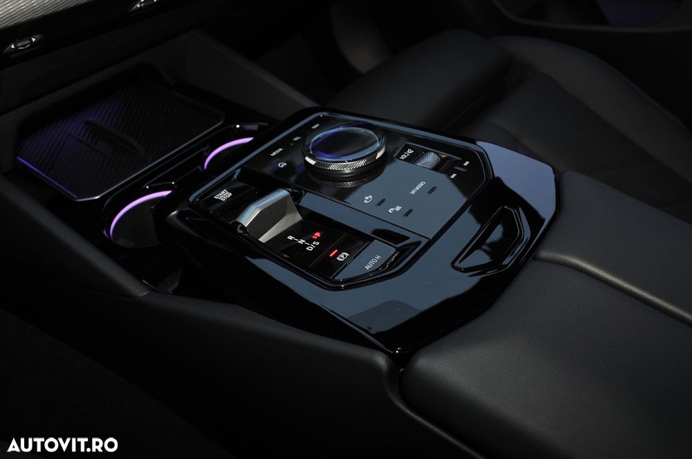 BMW Seria 5 520i AT MHEV - 12