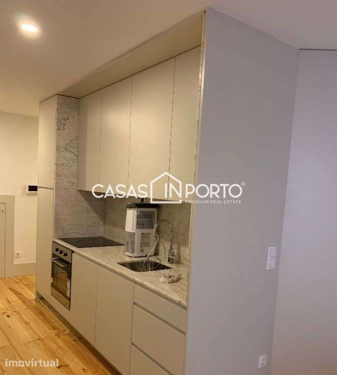 Apartamento com terraço junto aos Aliados - Grande imagem: 3/11