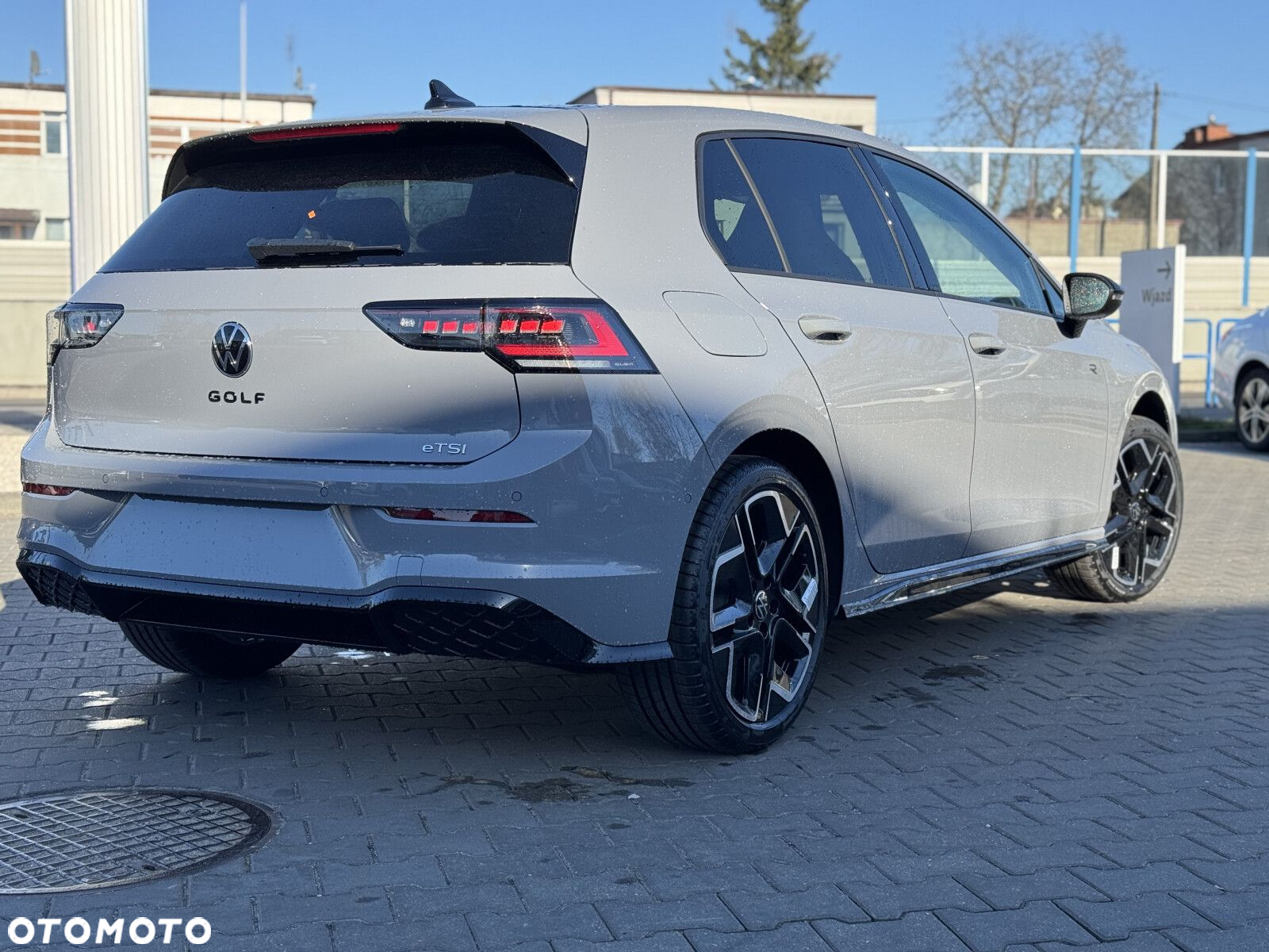 Volkswagen Golf - 12