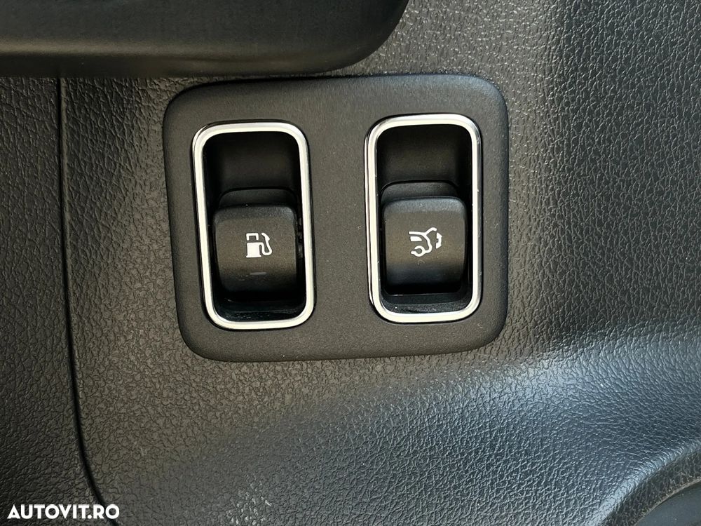 Mercedes-Benz GLA 250 e 8G-DCT AMG Line - 29