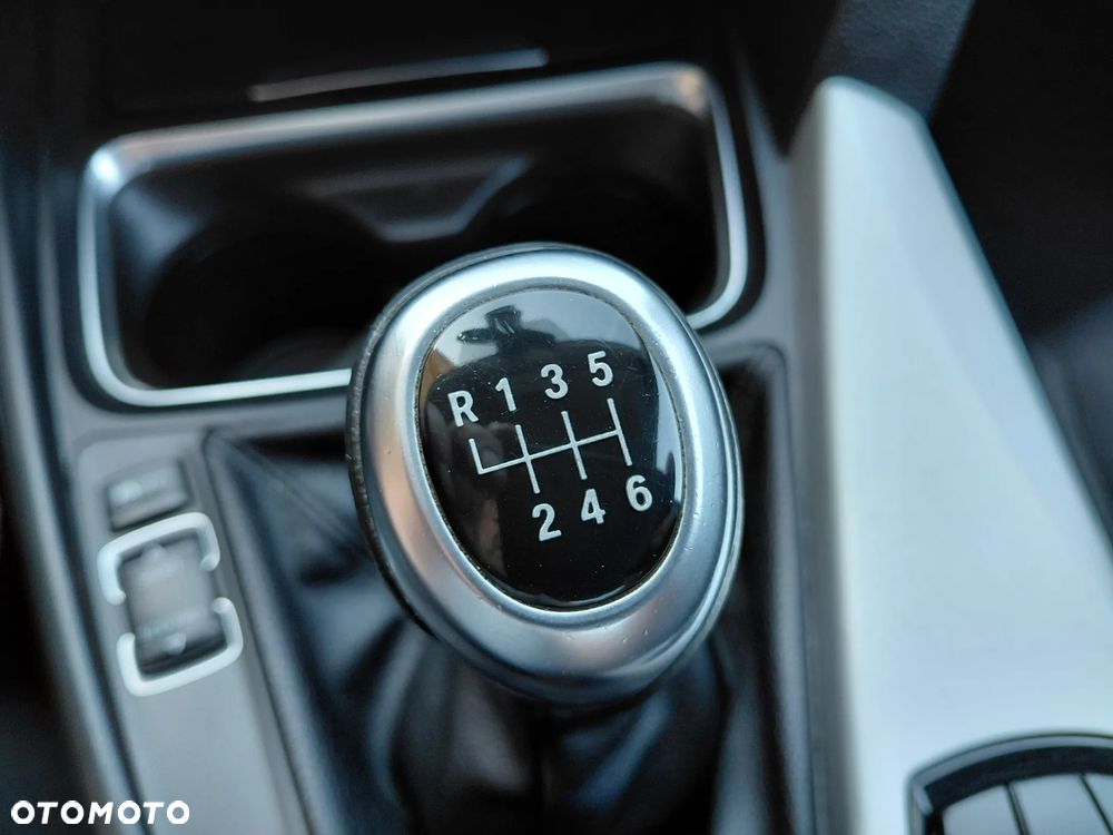 BMW Seria 3 320i Sport Line - 16