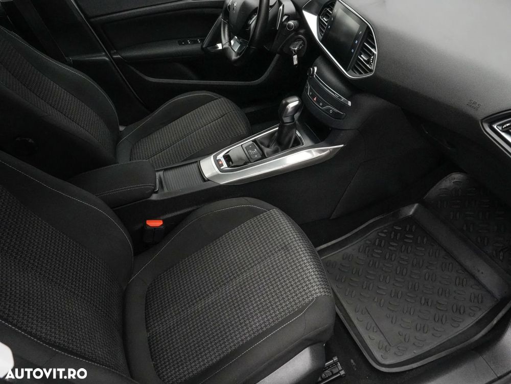 Peugeot 308 1.5L BlueHDI 130 S&S EAT8 Allure - 12