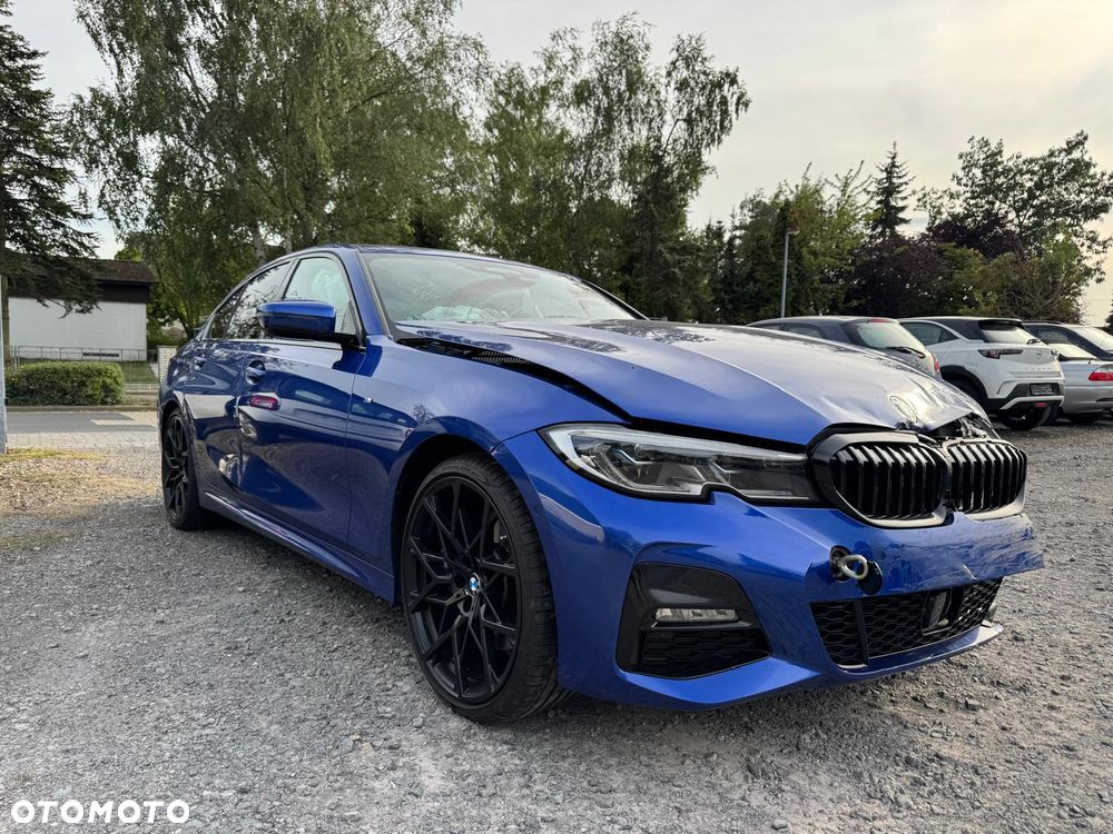 BMW Seria 3 330i xDrive M Sport - 4