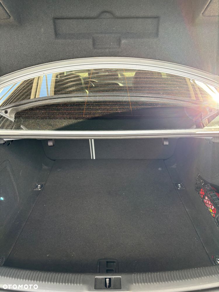 Audi A4 Limousine - 21