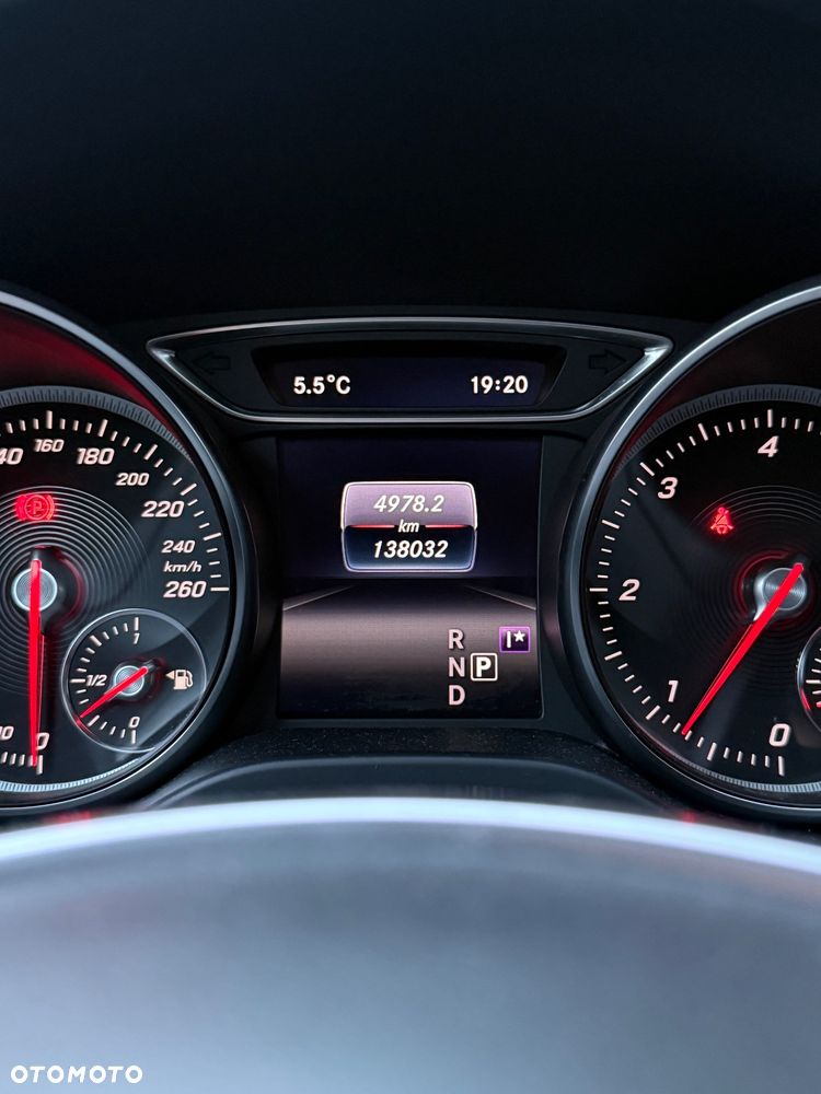 Mercedes-Benz CLA 220 d 7G-DCT AMG Line - 8