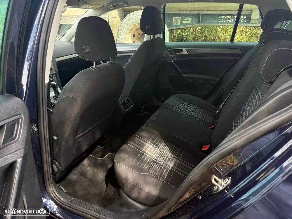 VW Golf 1.6 TDI BlueMotion DSG Comfortline - 21