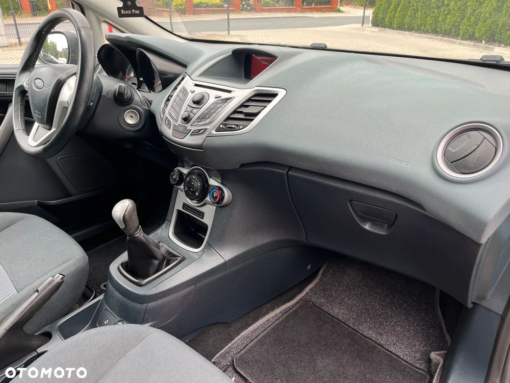 Ford Fiesta - 20