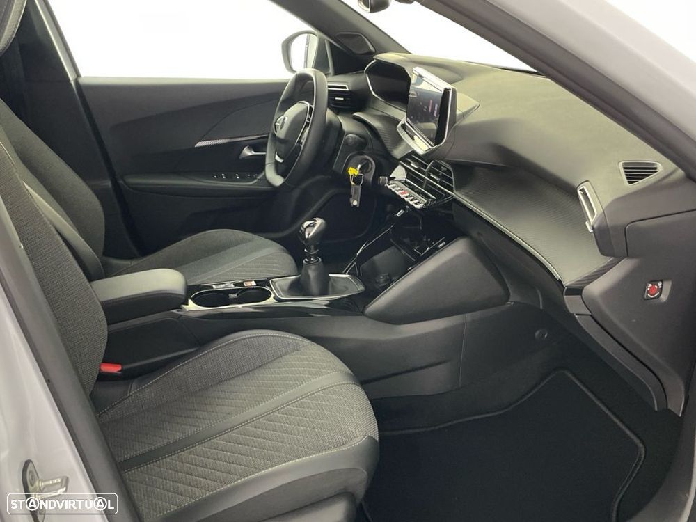 Peugeot 2008 1.2 PureTech Allure - 21