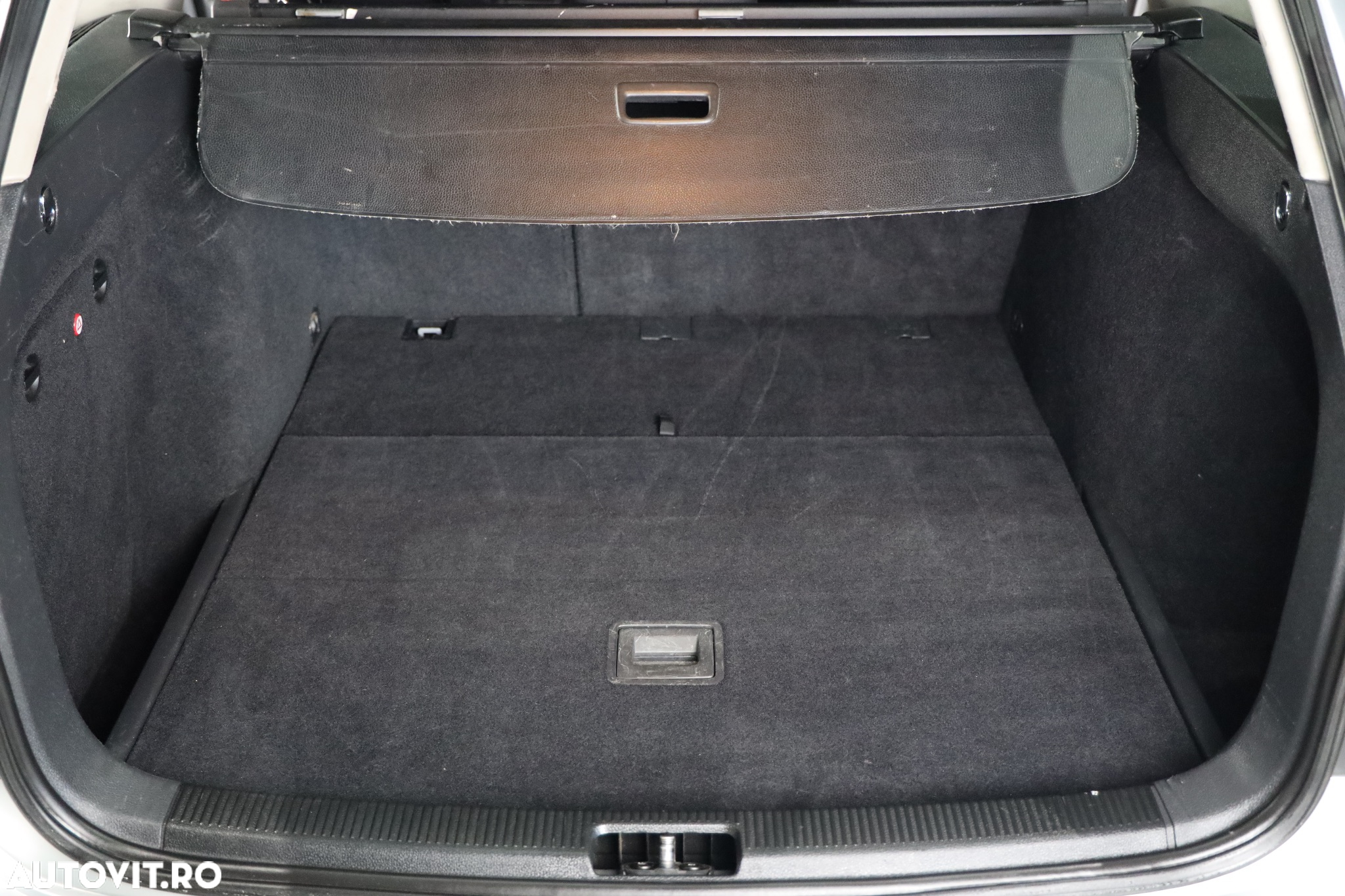 Volkswagen Golf 1.6 TDI BlueMotion Technology DPF Comfortline - 30