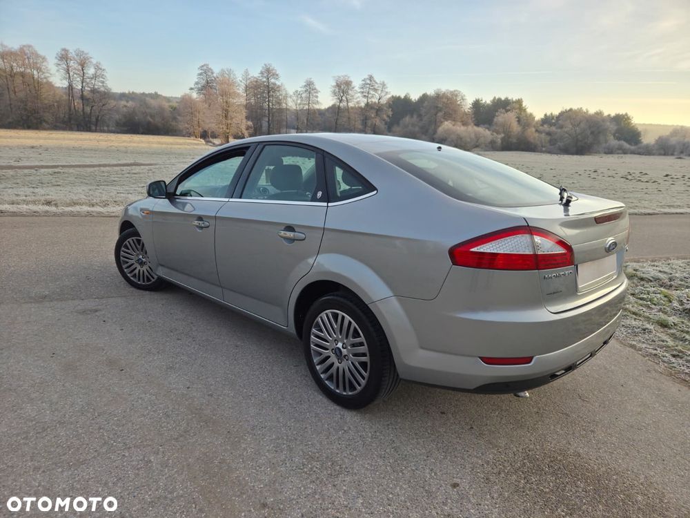 Ford Mondeo 1.8 TDCi Ghia - 9