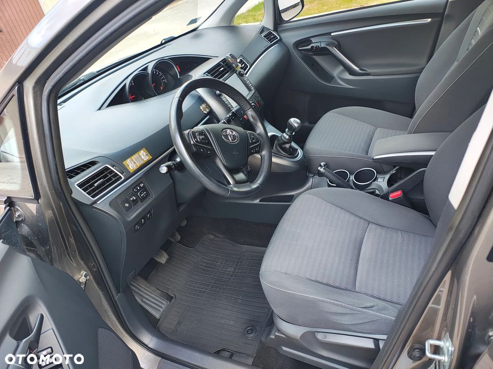Toyota Verso 1.8 Premium 7os - 6