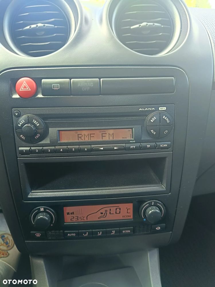 Seat Ibiza 1.4 16V Style - 11