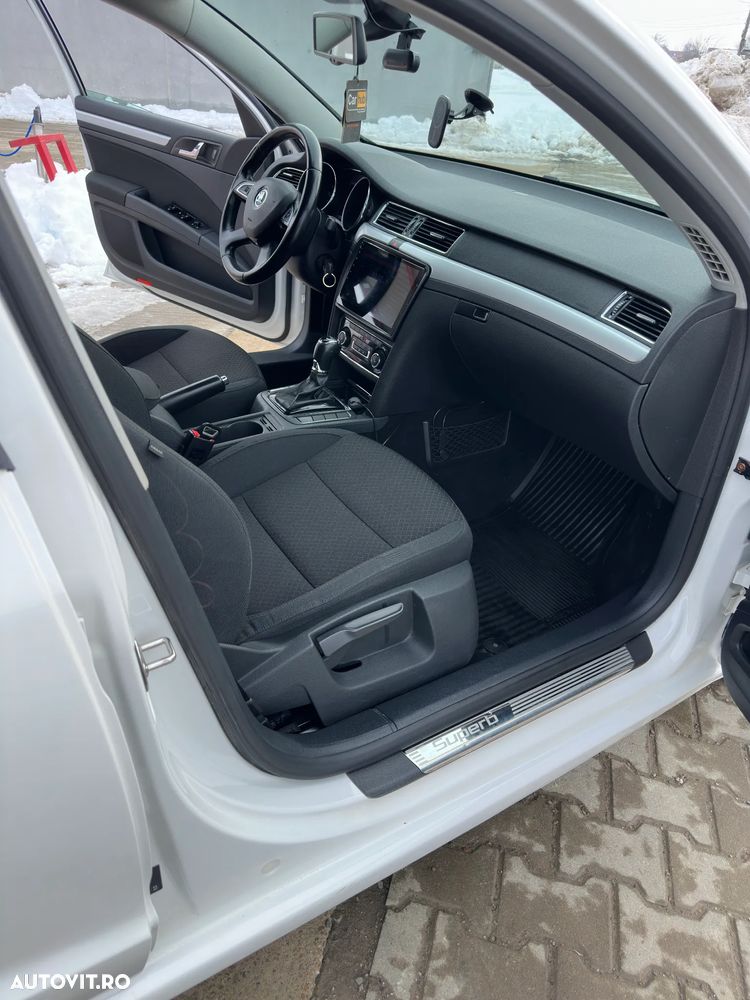 Skoda Superb 2.0 TDI Ambition - 12