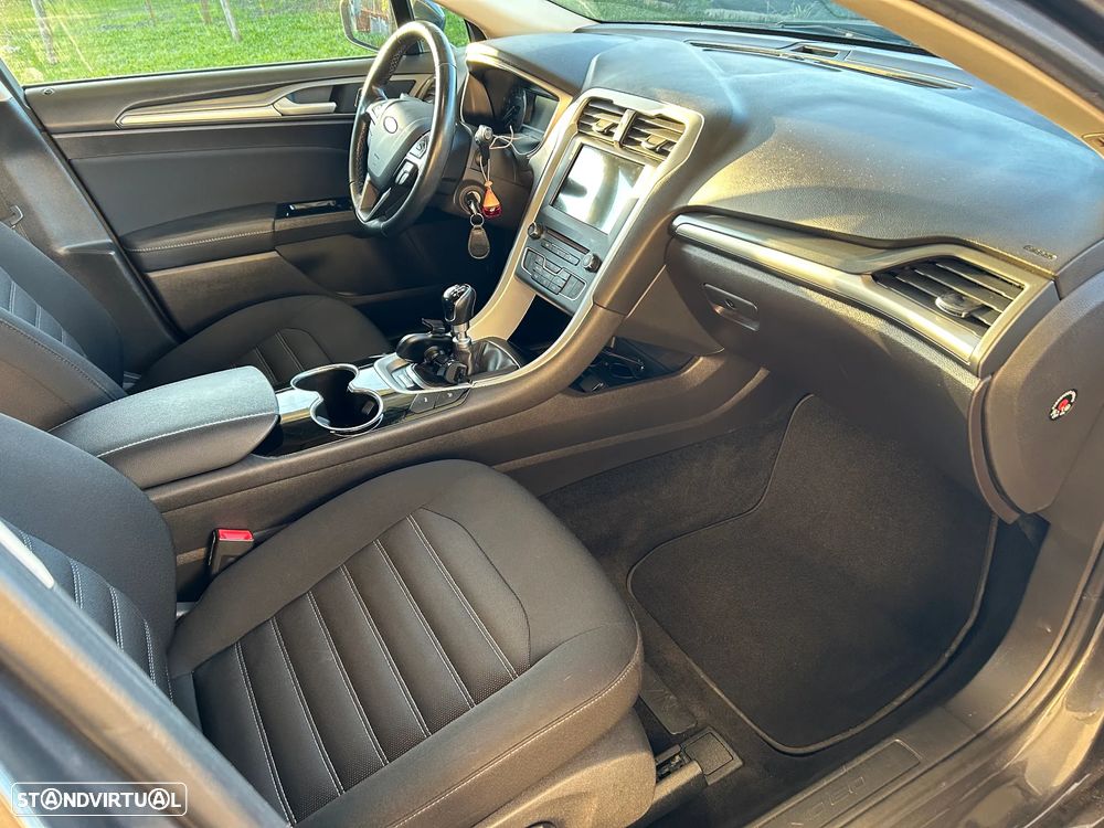 Ford Mondeo SW 1.5 TDCi Business Plus ECOnetic - 24