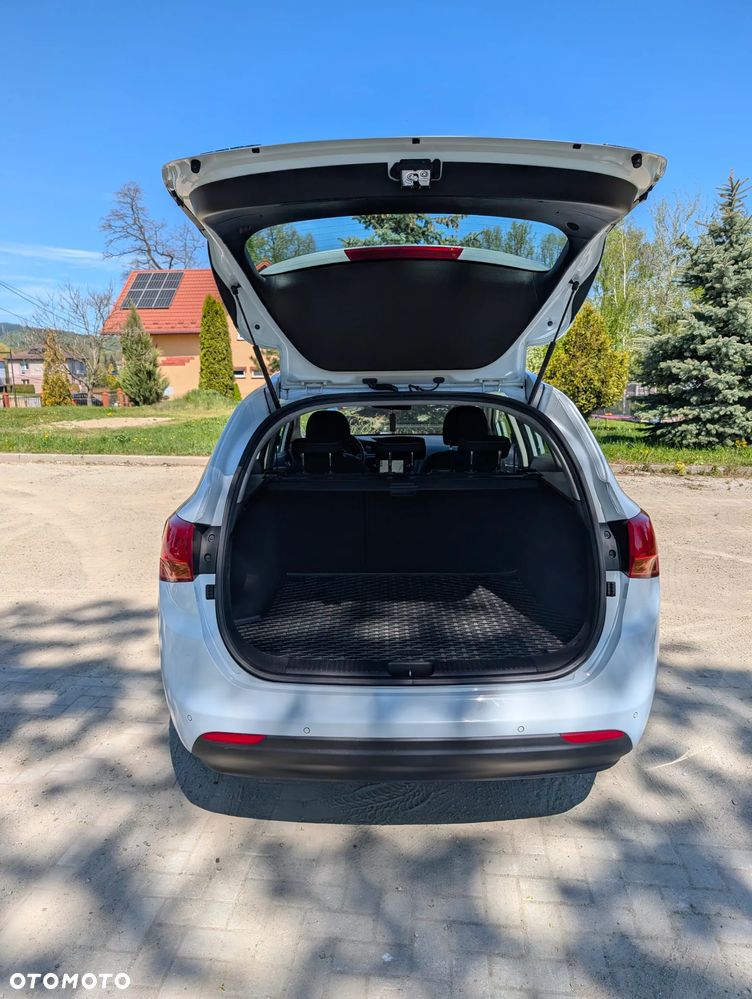 Kia Ceed - 16
