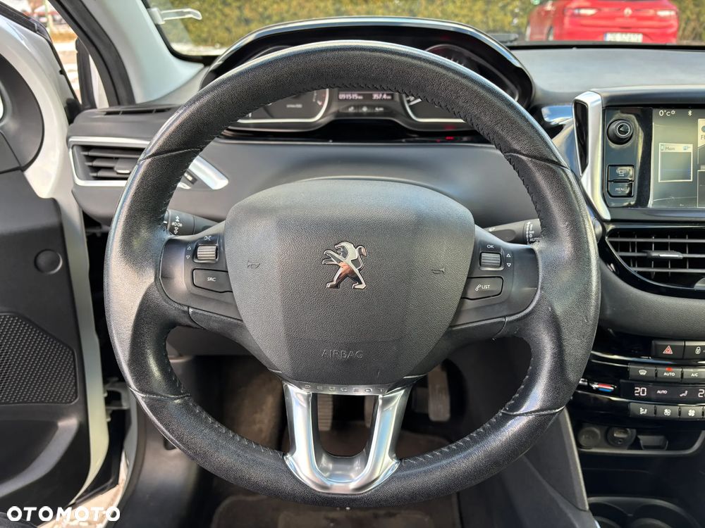 Peugeot 208 1.2 PureTech Allure - 16
