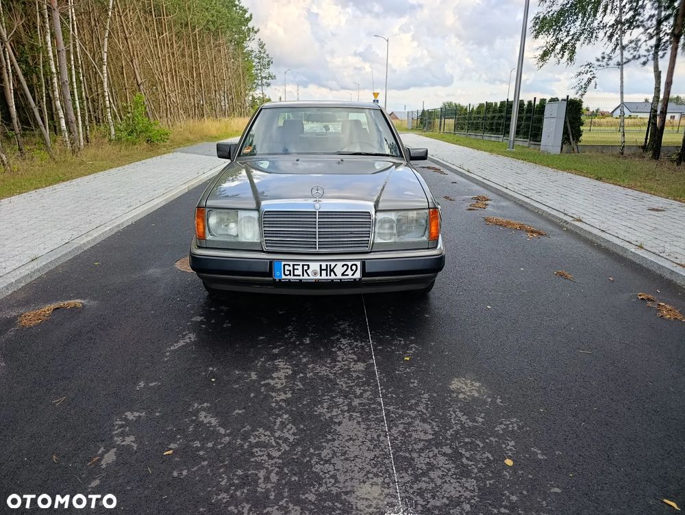 Mercedes-Benz W124 (1984-1993) - 16
