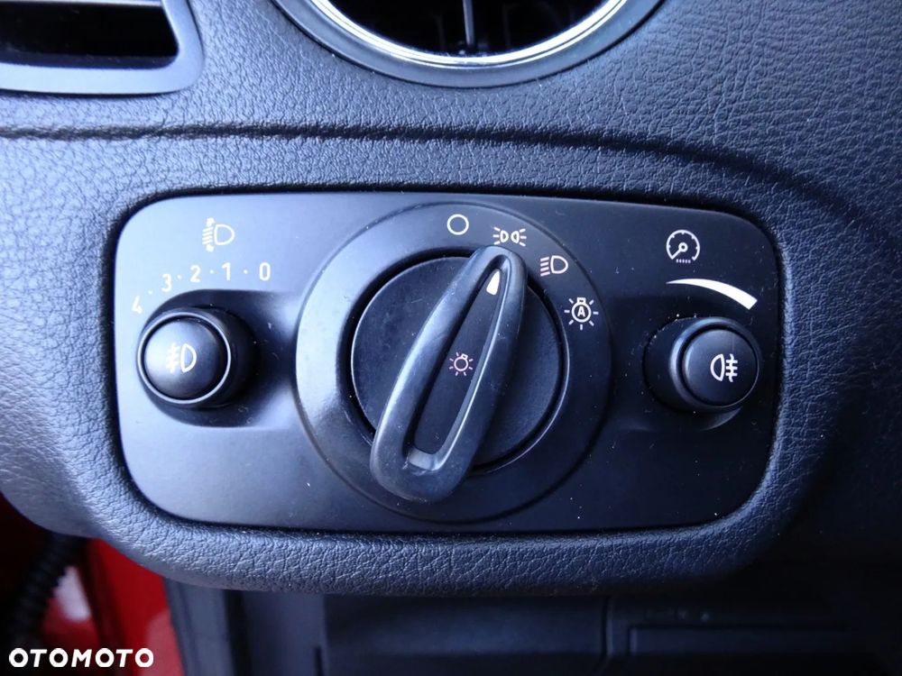 Ford S-Max 2.0 Titanium - 32