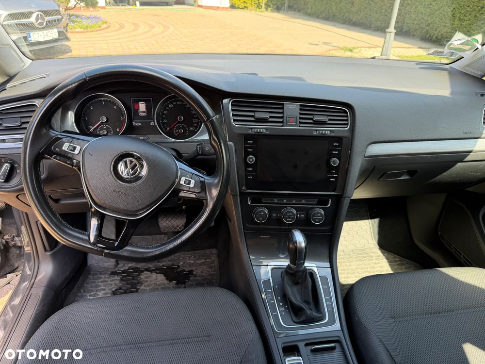 Volkswagen Golf - 12