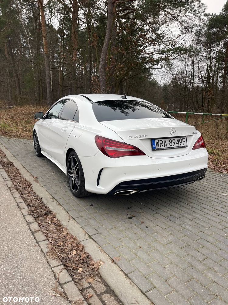 Mercedes-Benz CLA 220 4-Matic AMG Line - 7