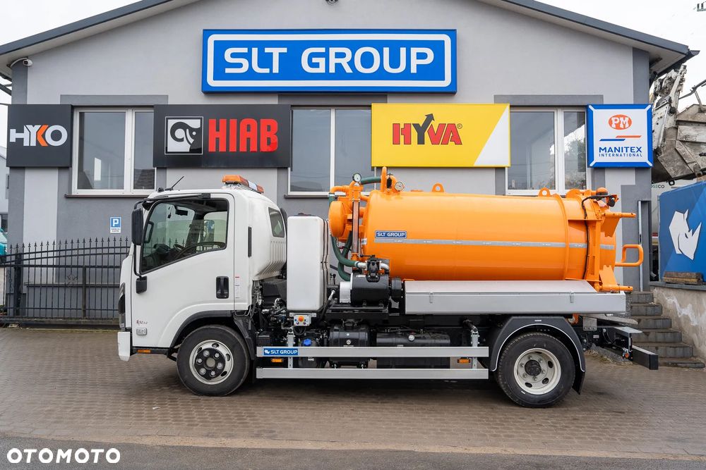 Isuzu M30 - 2