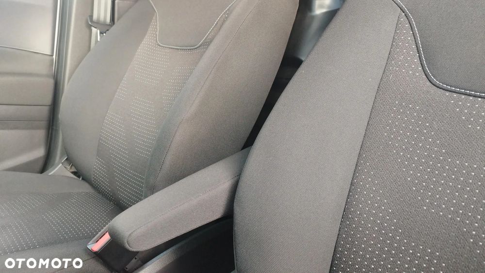 Ford Transit Courier - 31