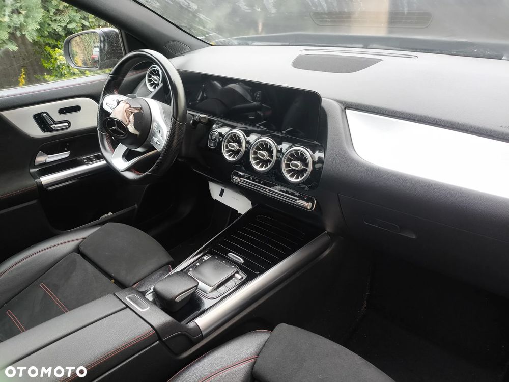 Mercedes-Benz GLA 250 4Matic 8G-DCT AMG Line - 22