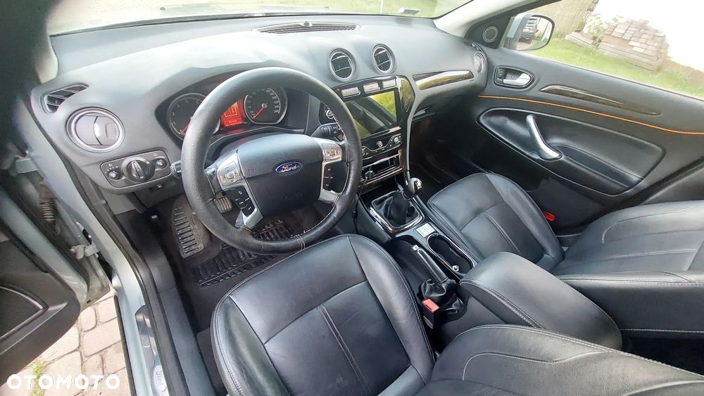 Ford Mondeo 2.0 Ghia Executive - 6