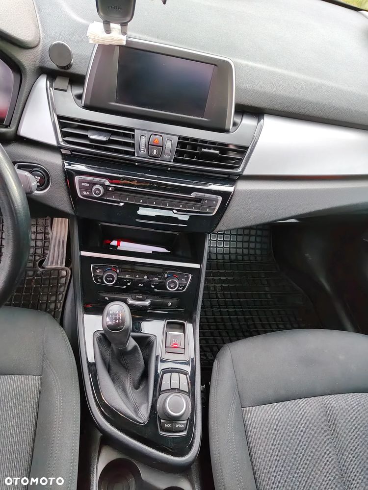 BMW Seria 2 216d - 5