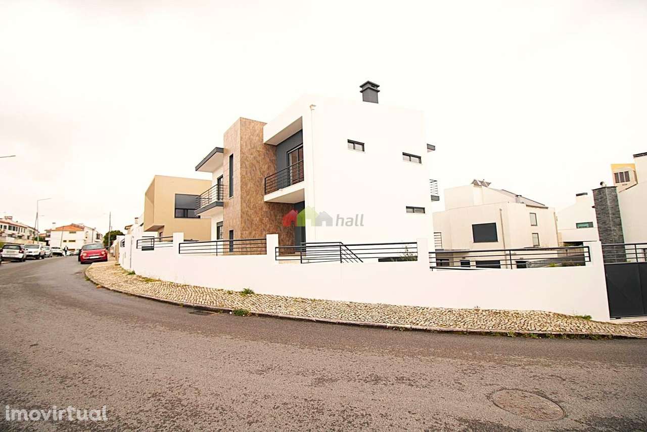 Moradia Isolada T5 na Quinta da Alembrança – Feijó - Almada - Grande imagem: 2/41