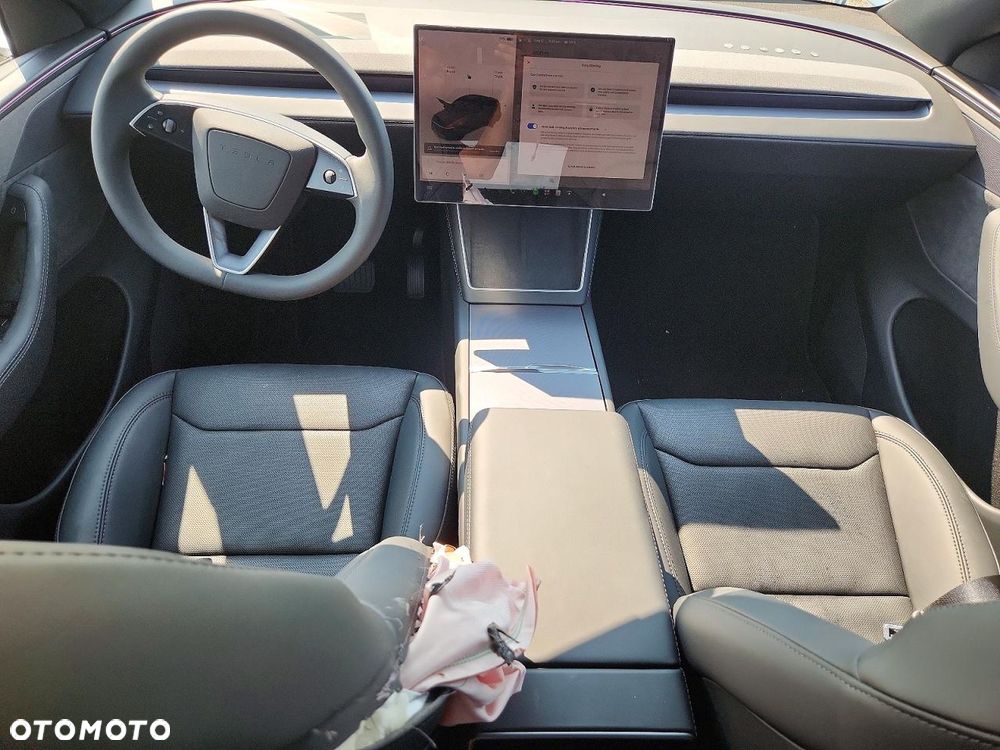 Tesla Model Y Premium Long Range Dual Motor AWD - 8